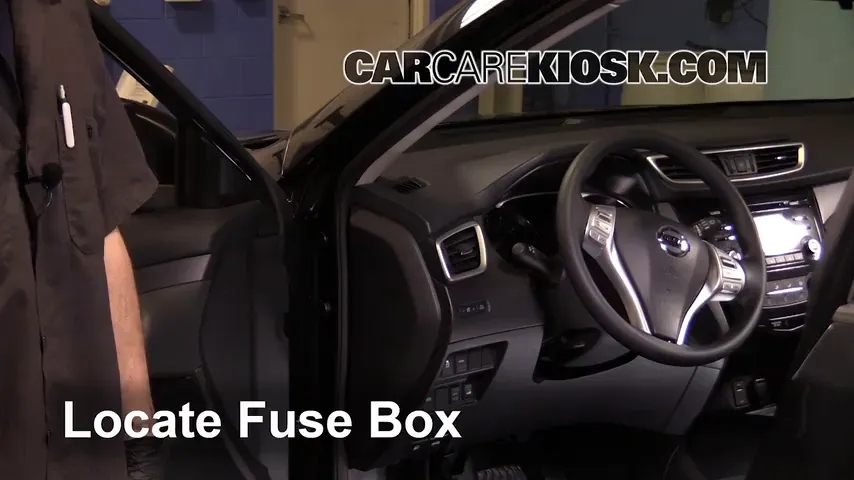 2016 Nissan Rogue S 2.5L 4 Cyl. Fuse (Interior) Replace